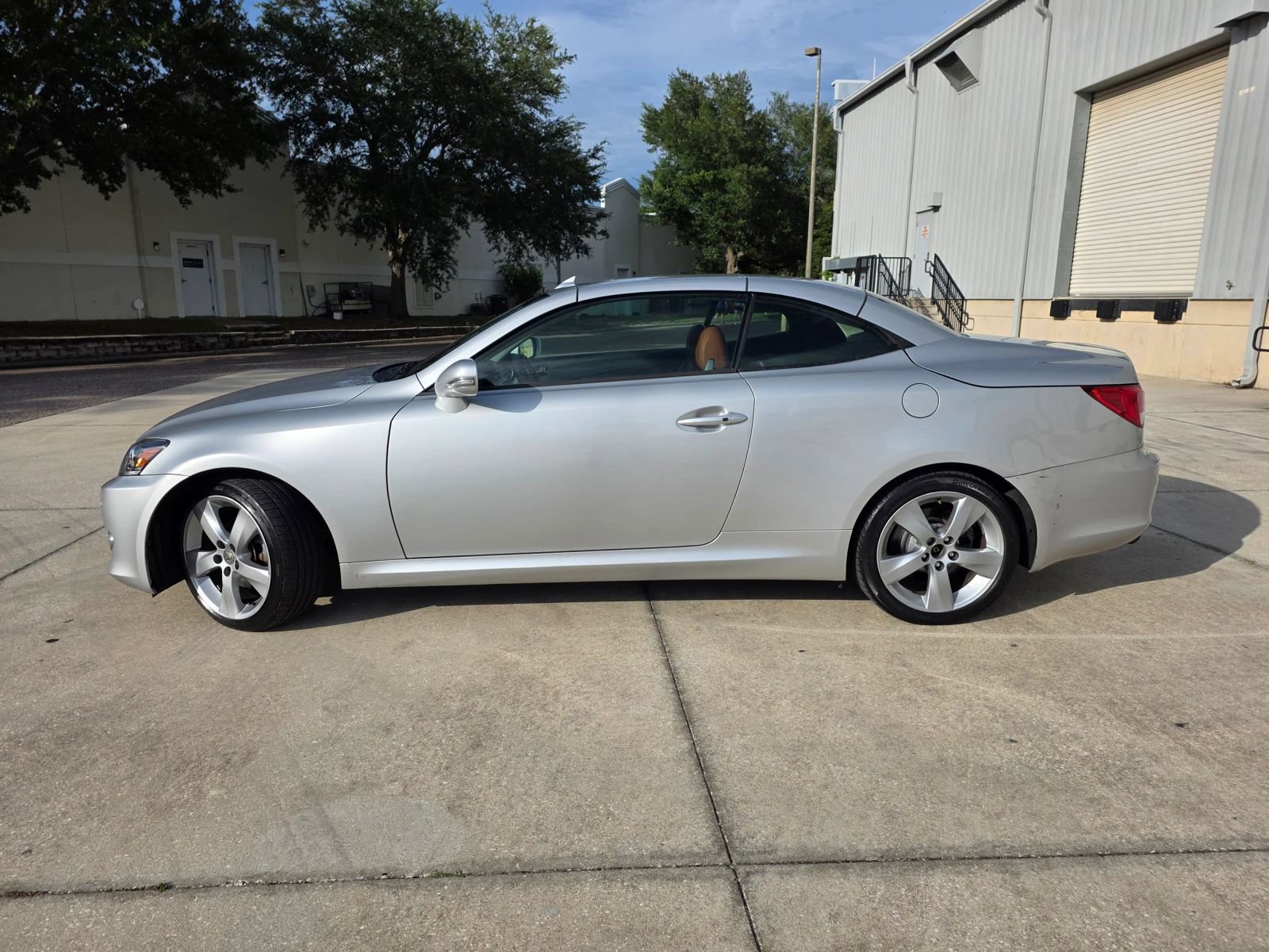 Used 2012 Lexus IS 250C w/ Luxury Pkg RWD image 2