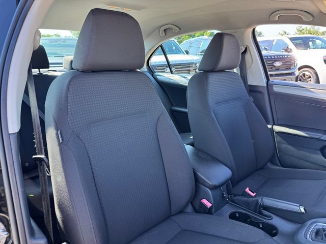 Used 2015 Volkswagen Jetta SE FWD image 18