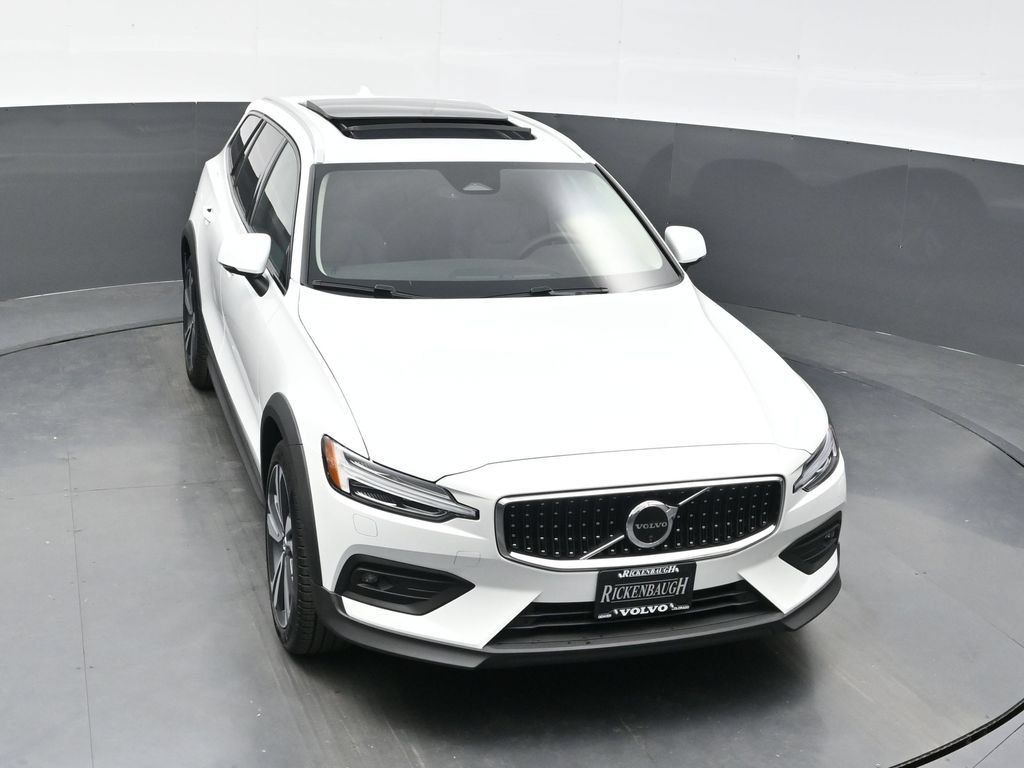 New 2026 Volvo V60 B5 Cross Country Plus w/ Protection Package Premier AWD/4WD image 29