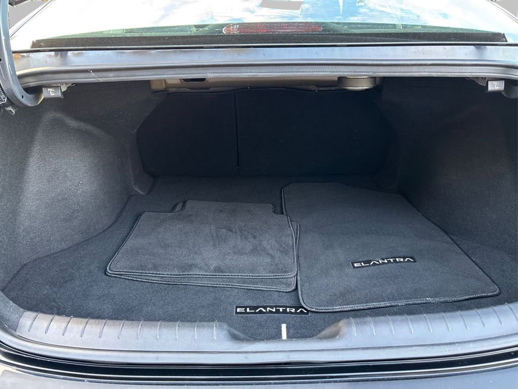 Certified 2023 Hyundai Elantra Limited image 11