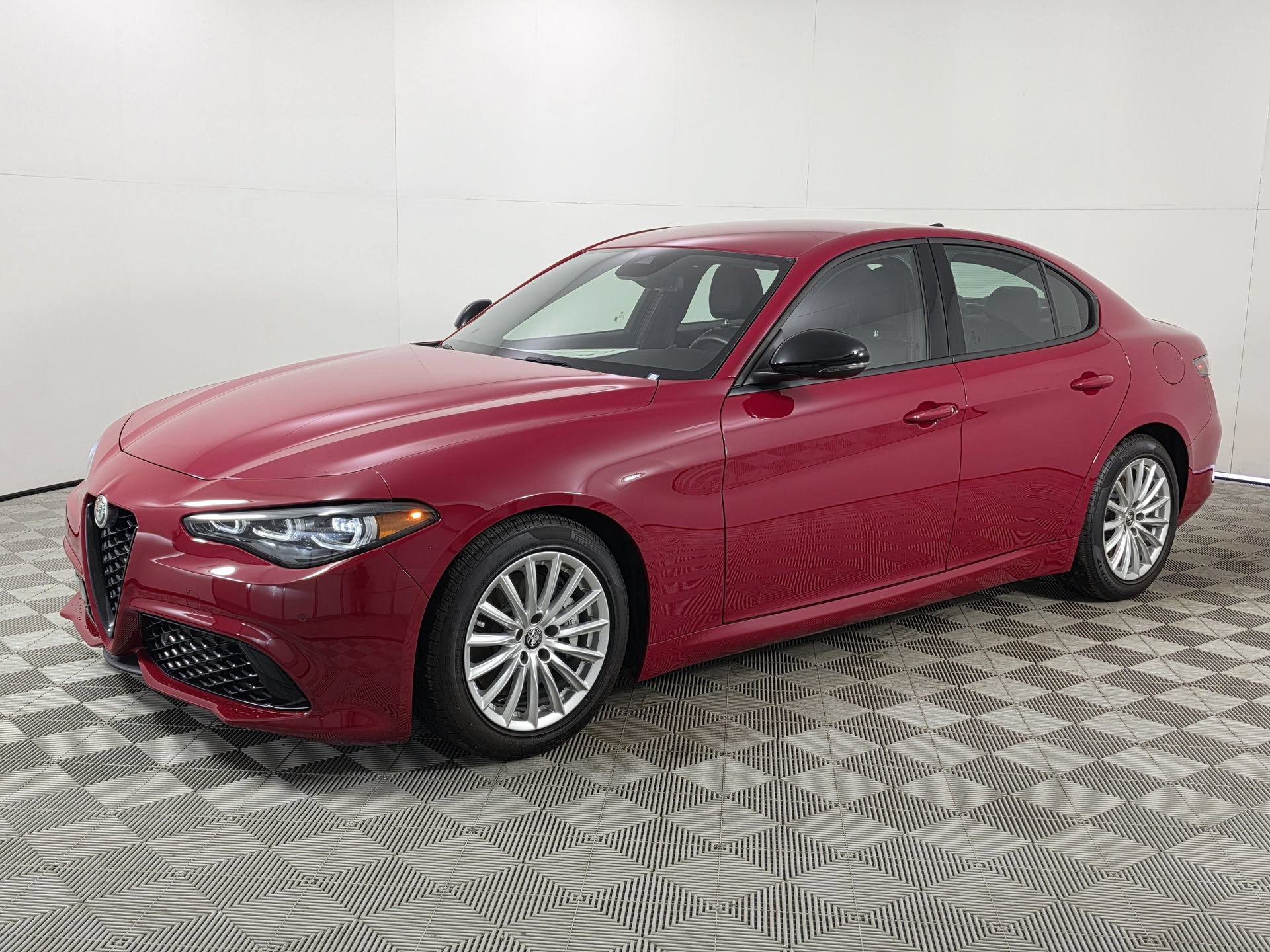 Used 2024 Alfa Romeo Giulia Sprint RWD image 3