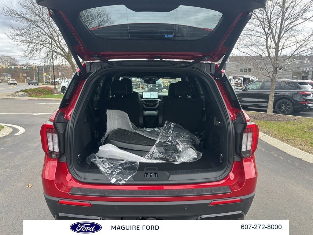 New 2026 Ford Explorer ST-Line w/ ST-Line Street Pack AWD/4WD image 11
