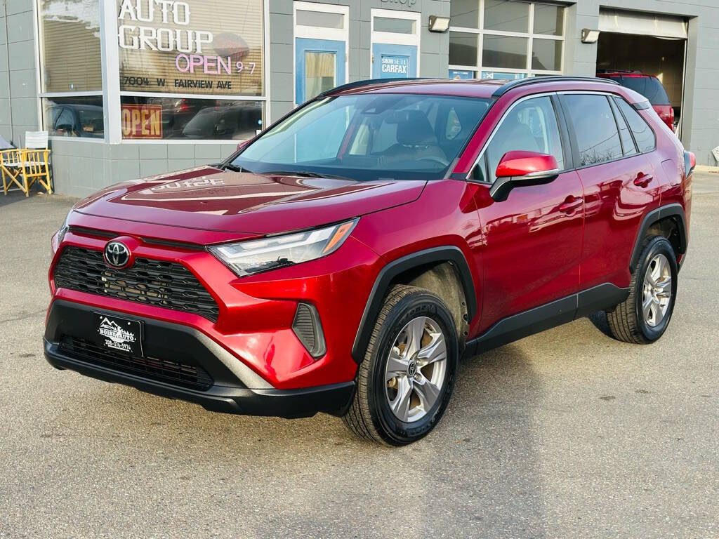 Used 2023 Toyota RAV4 XLE AWD/4WD image 3