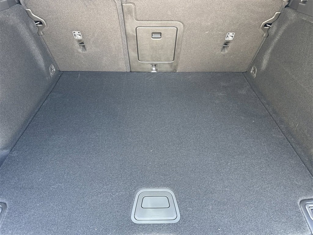 New 2026 Volvo XC60 B5 Plus image 14