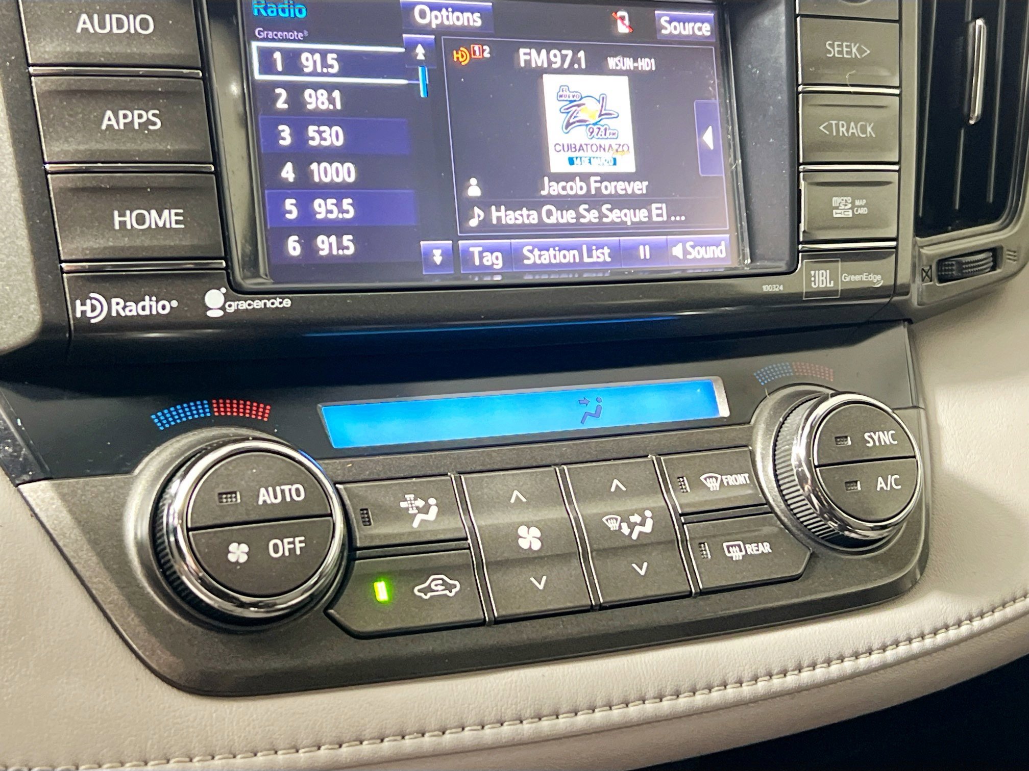 Used 2015 Toyota RAV4 Limited w/ Technology Package image 27