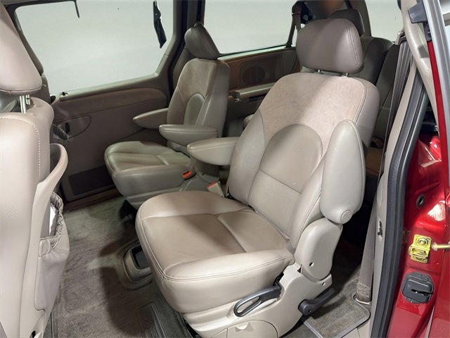Used 2003 Chrysler Town & Country Limited image 26