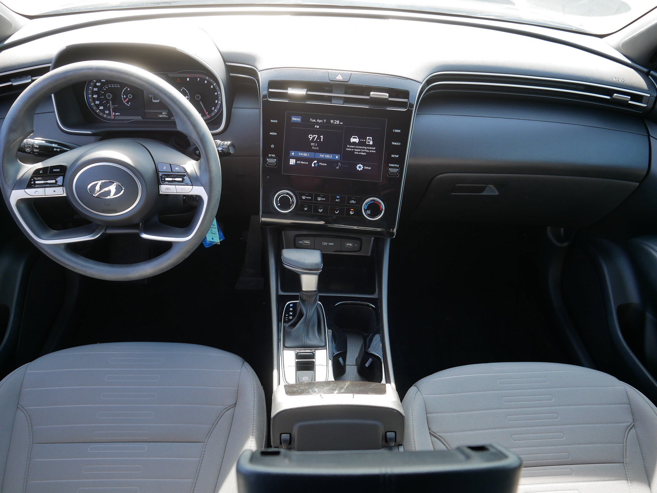 Used 2023 Hyundai Santa Cruz SE AWD/4WD image 10