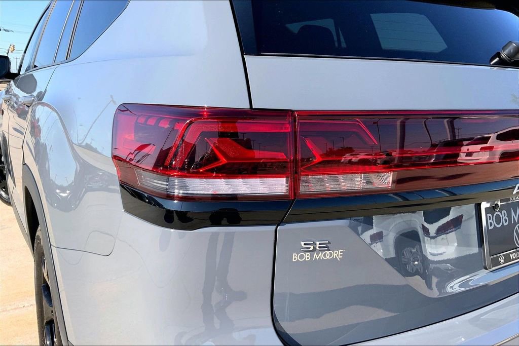 Certified 2025 Volkswagen Atlas Peak Edition SE AWD/4WD image 29