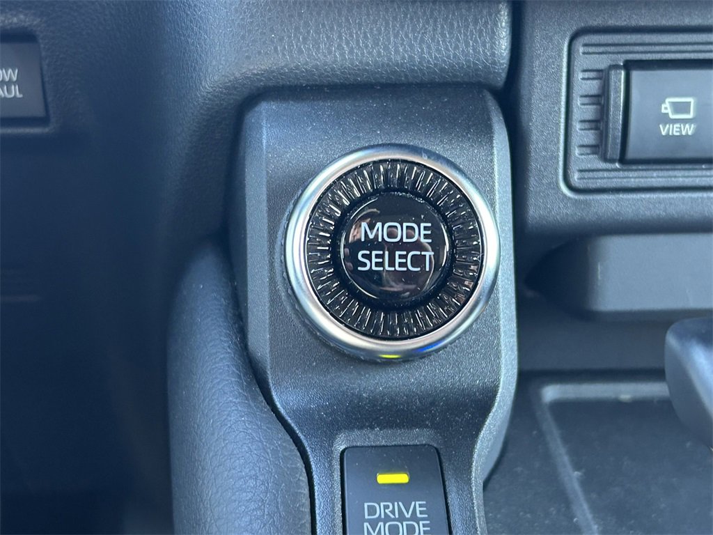 Used 2025 Toyota Land Cruiser image 38