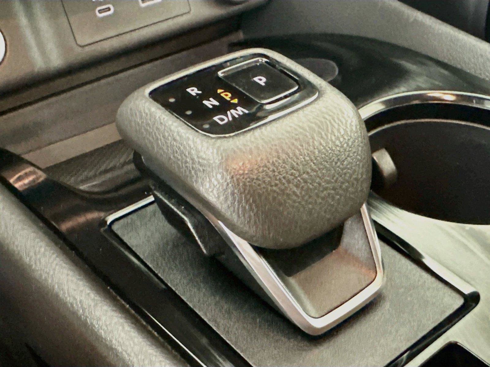 Used 2023 Nissan Rogue SV AWD/4WD image 15