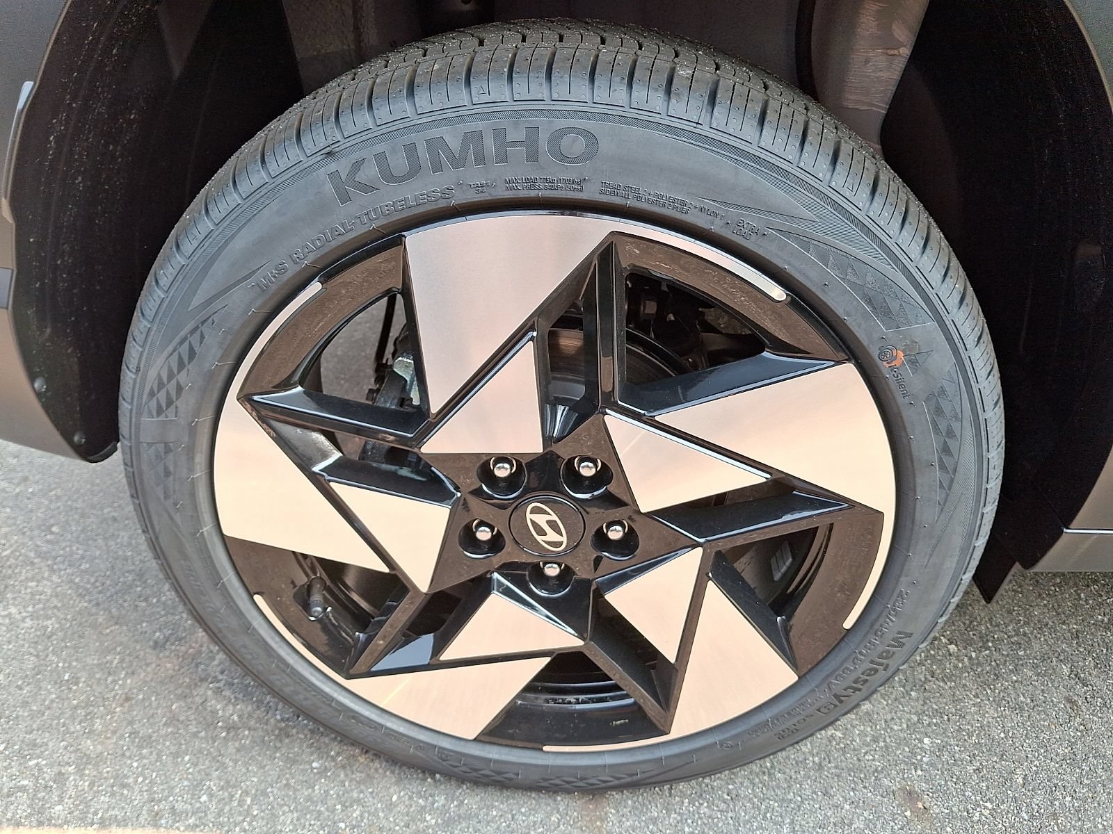 New 2026 Hyundai Kona Limited AWD/4WD image 5