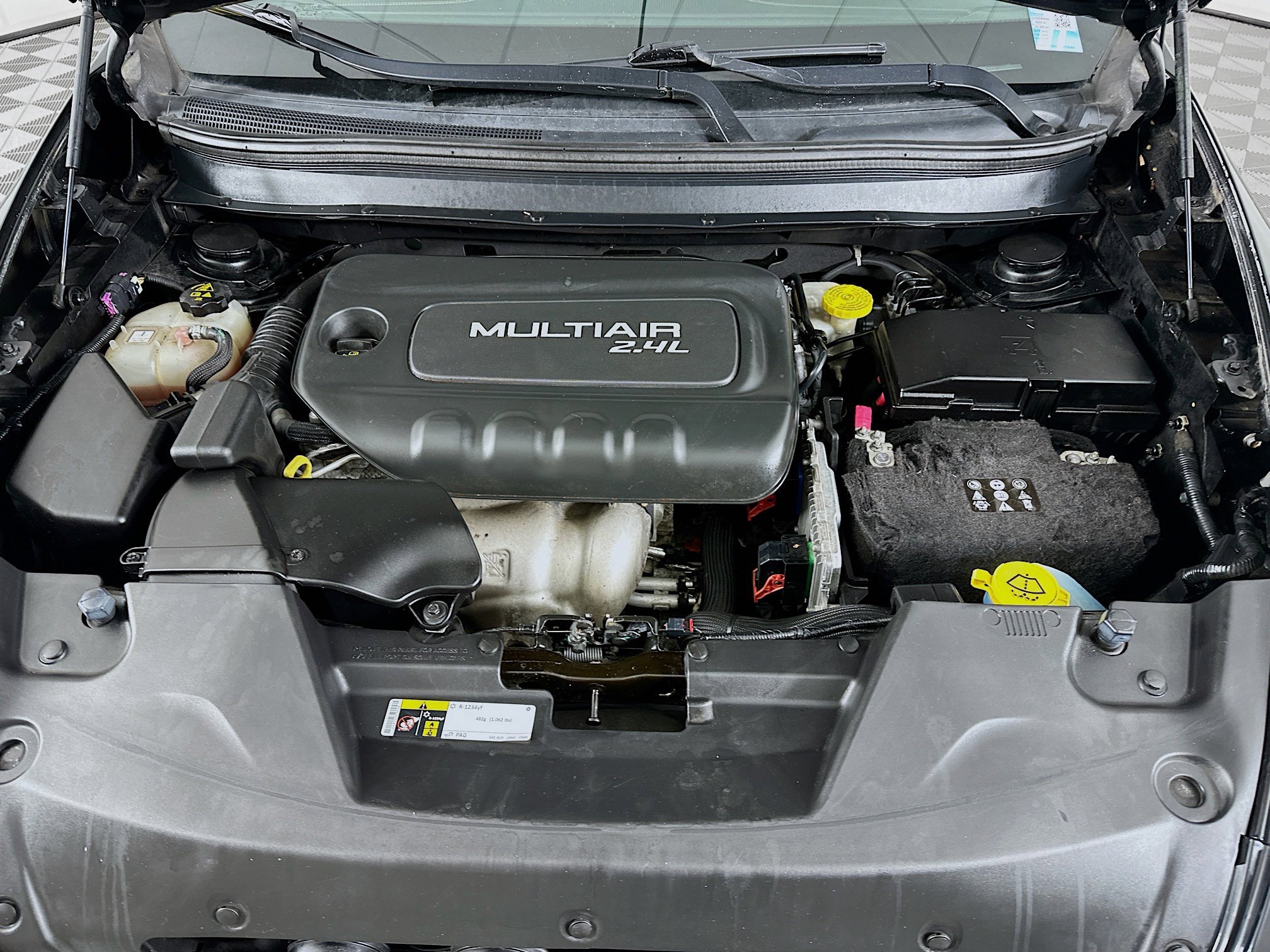 Used 2017 Jeep Cherokee Latitude w/ Cold Weather Group image 31