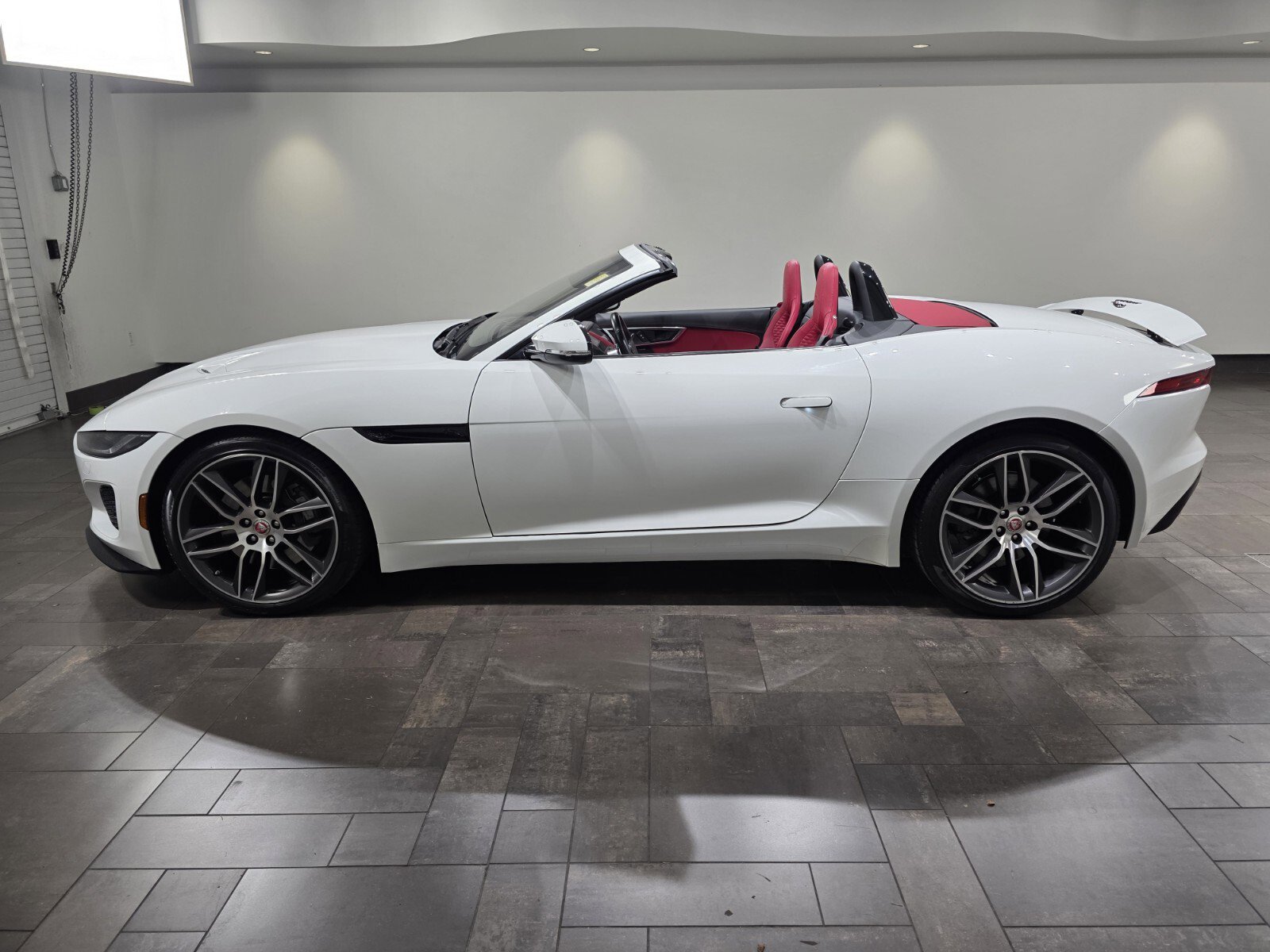 Used 2021 Jaguar F-TYPE Convertible image 3