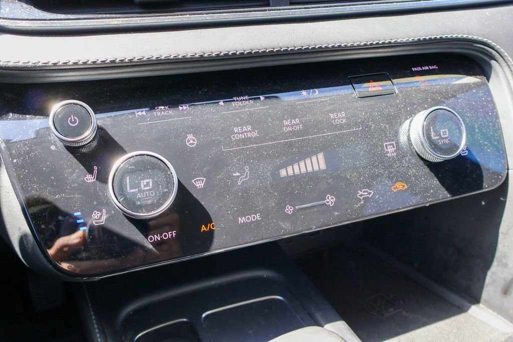 Used 2023 INFINITI QX60 Luxe w/ Performance Audio Package image 16