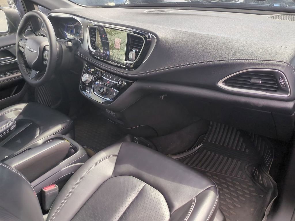 Used 2023 Chrysler Pacifica Touring-L w/ S Appearance Package image 27