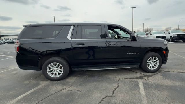 Used 2023 Chevrolet Suburban LT RWD image 9
