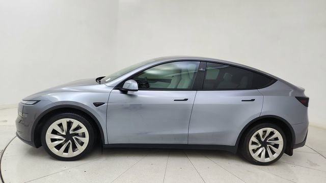 Used 2026 Tesla Model Y Long Range image 3