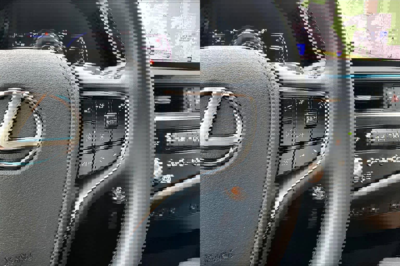 Certified 2025 Lexus ES 300h w/ Premium Package image 25