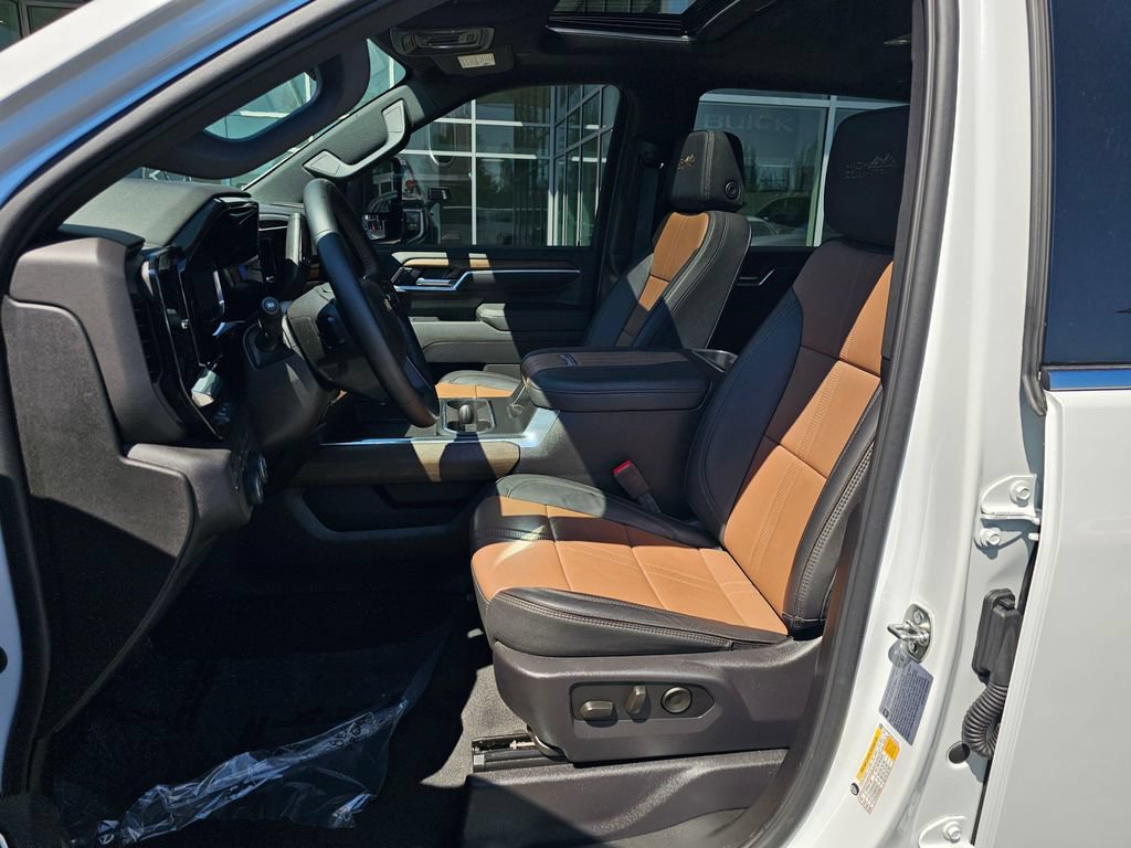 Used 2025 Chevrolet Silverado 2500 High Country w/ High Country Premium Package AWD/4WD image 22
