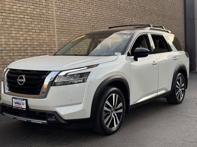 Used 2024 Nissan Pathfinder Platinum AWD/4WD image 37
