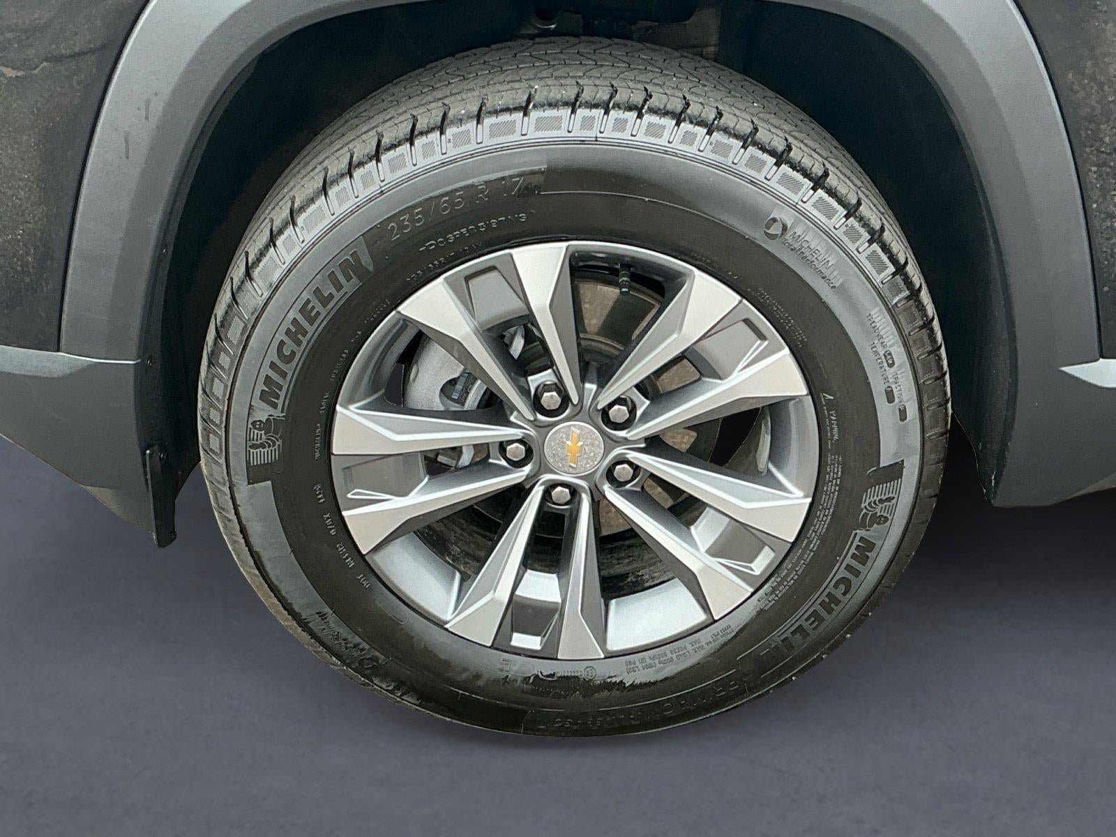 Certified 2026 Chevrolet Equinox LT AWD/4WD image 9