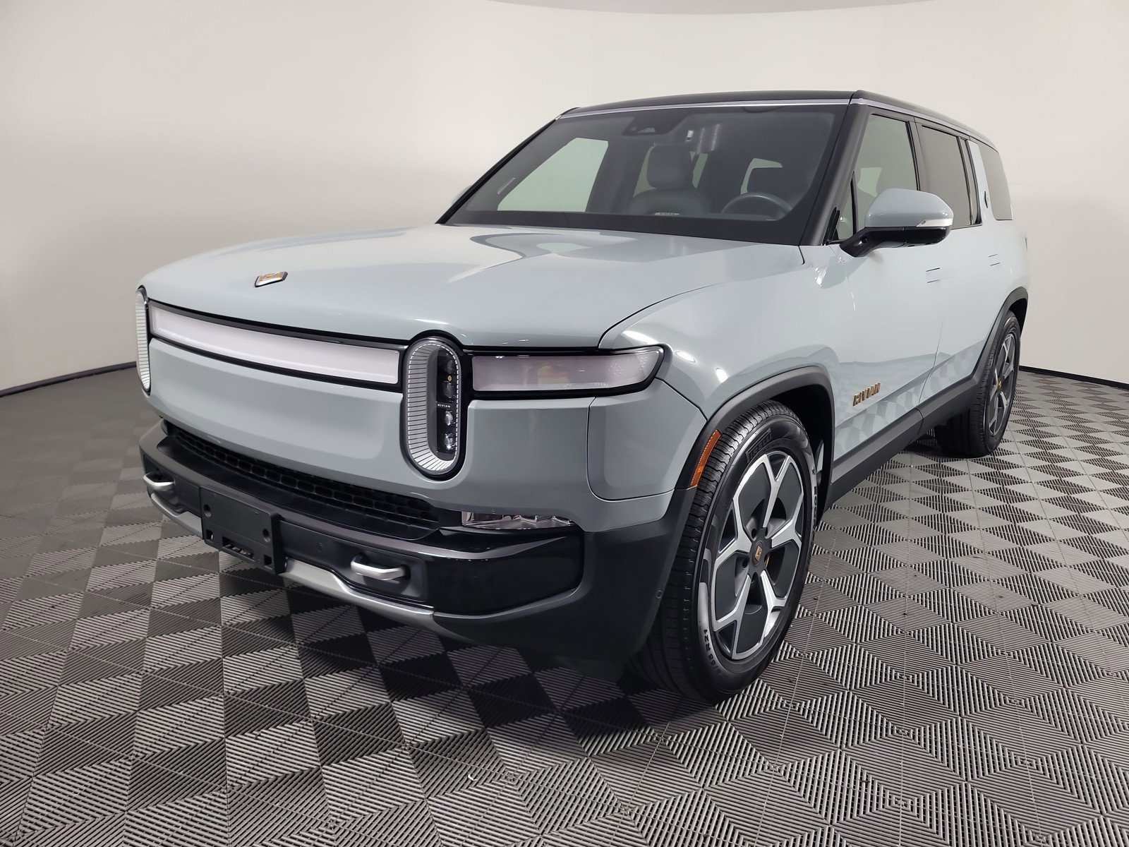 Used 2024 Rivian R1S Adventure AWD/4WD image 35