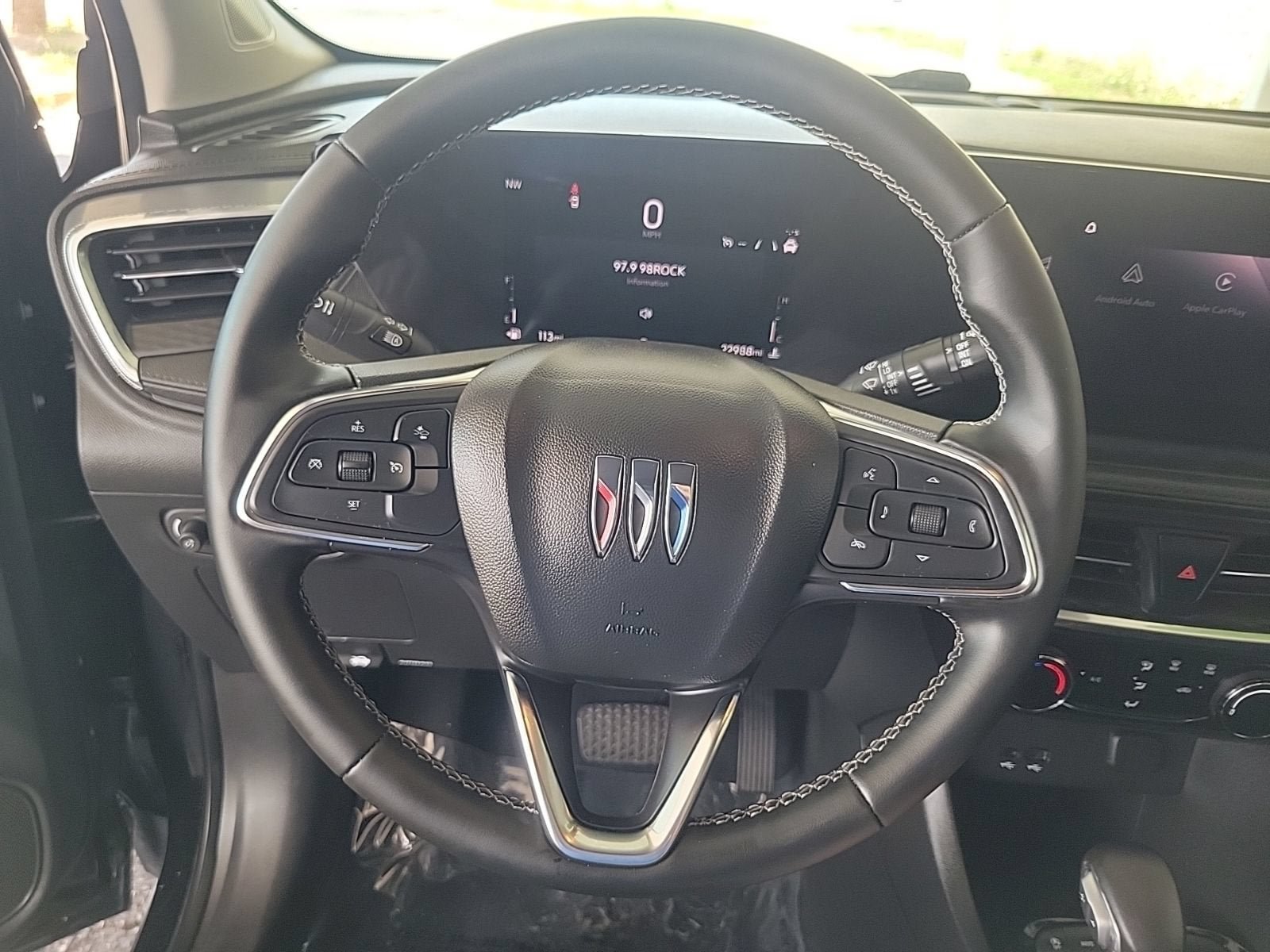 Used 2024 Buick Encore GX Preferred AWD/4WD image 23