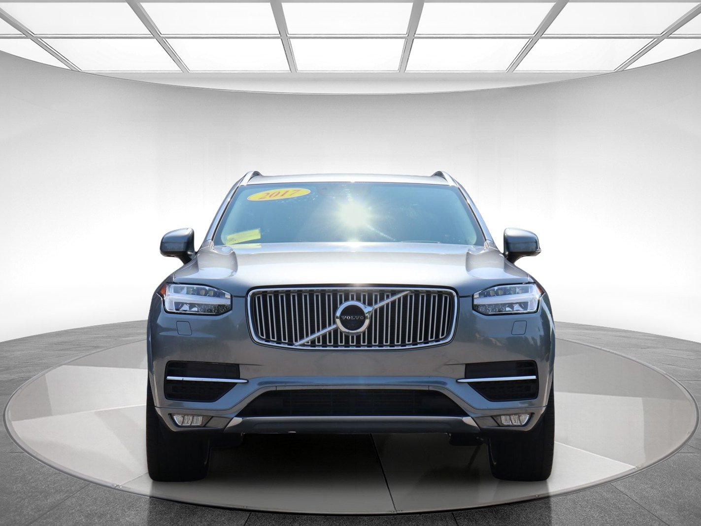 Used 2017 Volvo XC90 T6 Inscription w/ Vision Package AWD/4WD image 2