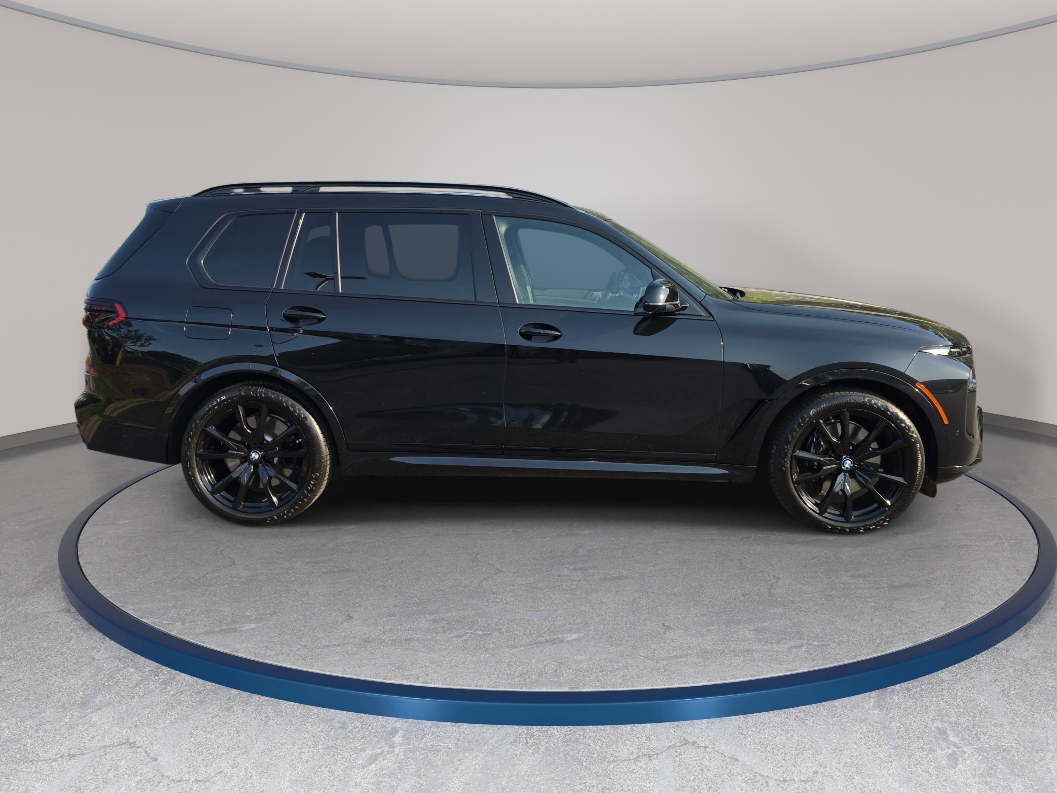 Used 2024 BMW X7 M60i w/ Executive Package AWD/4WD image 4