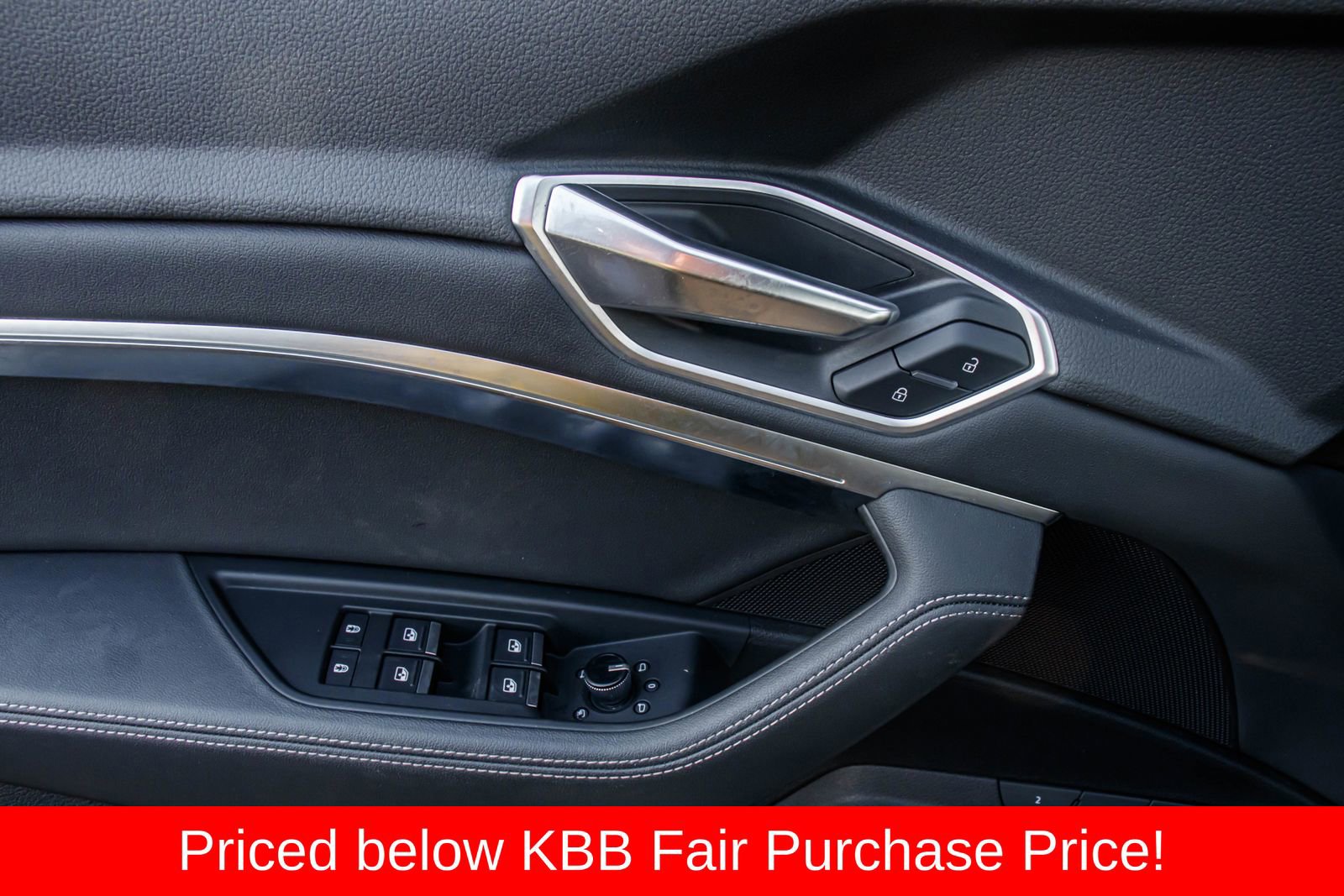 Used 2021 Audi e-tron Premium w/ Convenience Plus Package image 22