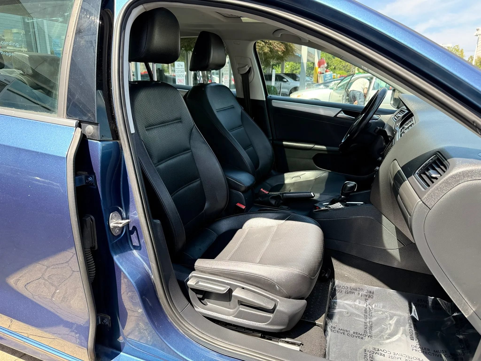 Used 2017 Volkswagen Jetta SE FWD image 36