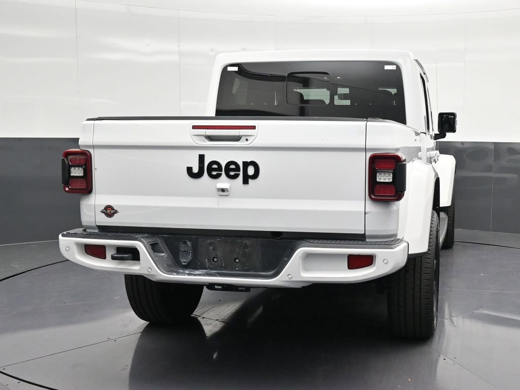 Used 2021 Jeep Gladiator Overland image 2