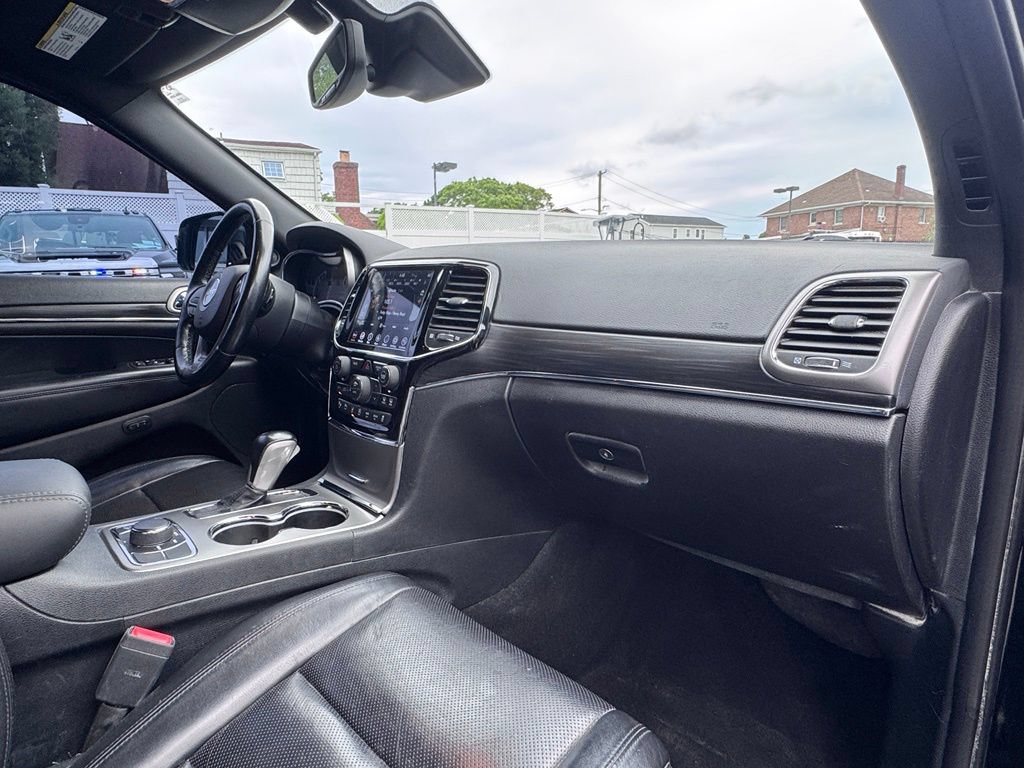 Certified 2020 Jeep Grand Cherokee Limited w/ Luxury Group II AWD/4WD image 18