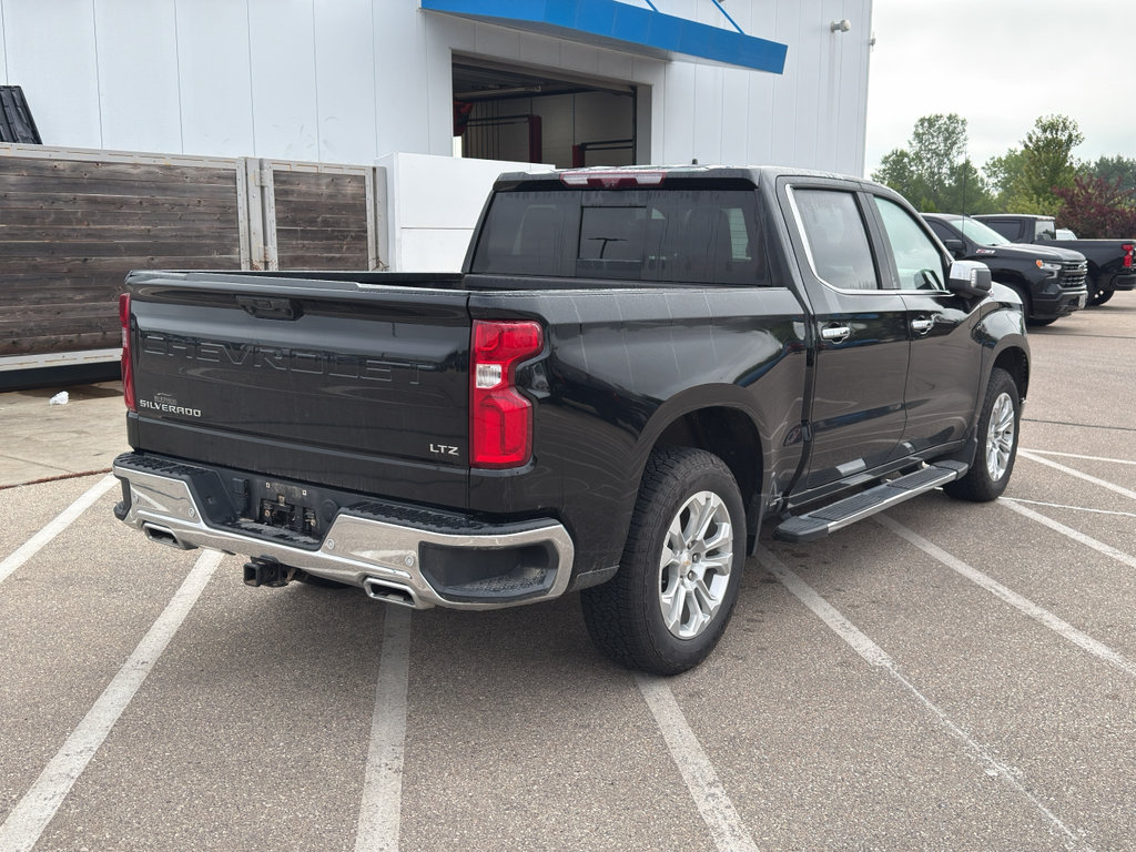 Used 2023 Chevrolet Silverado 1500 LTZ w/ Technology Package AWD/4WD image 5