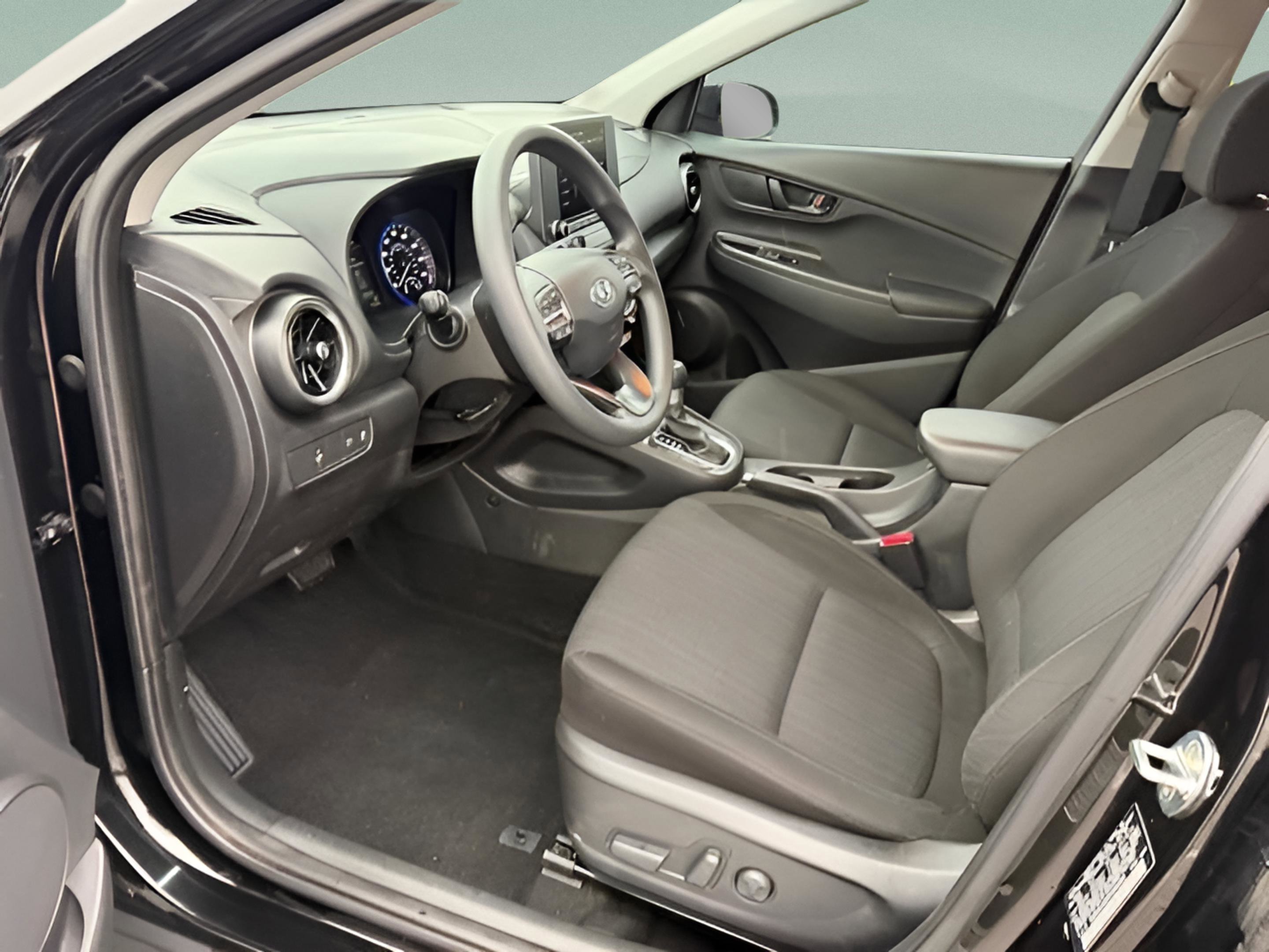 Used 2023 Hyundai Kona SEL AWD/4WD image 8