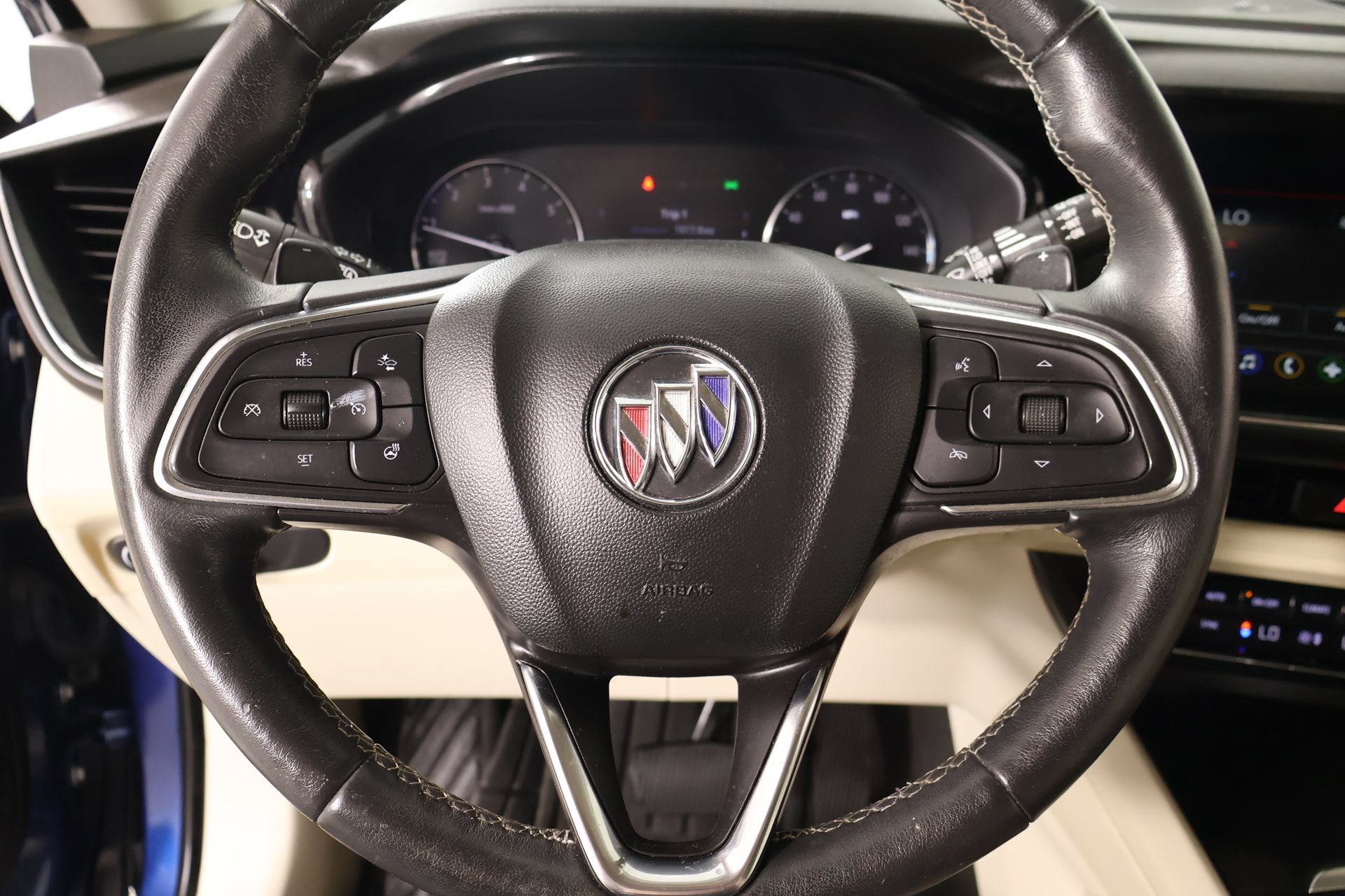 Used 2023 Buick Envision Preferred FWD image 3