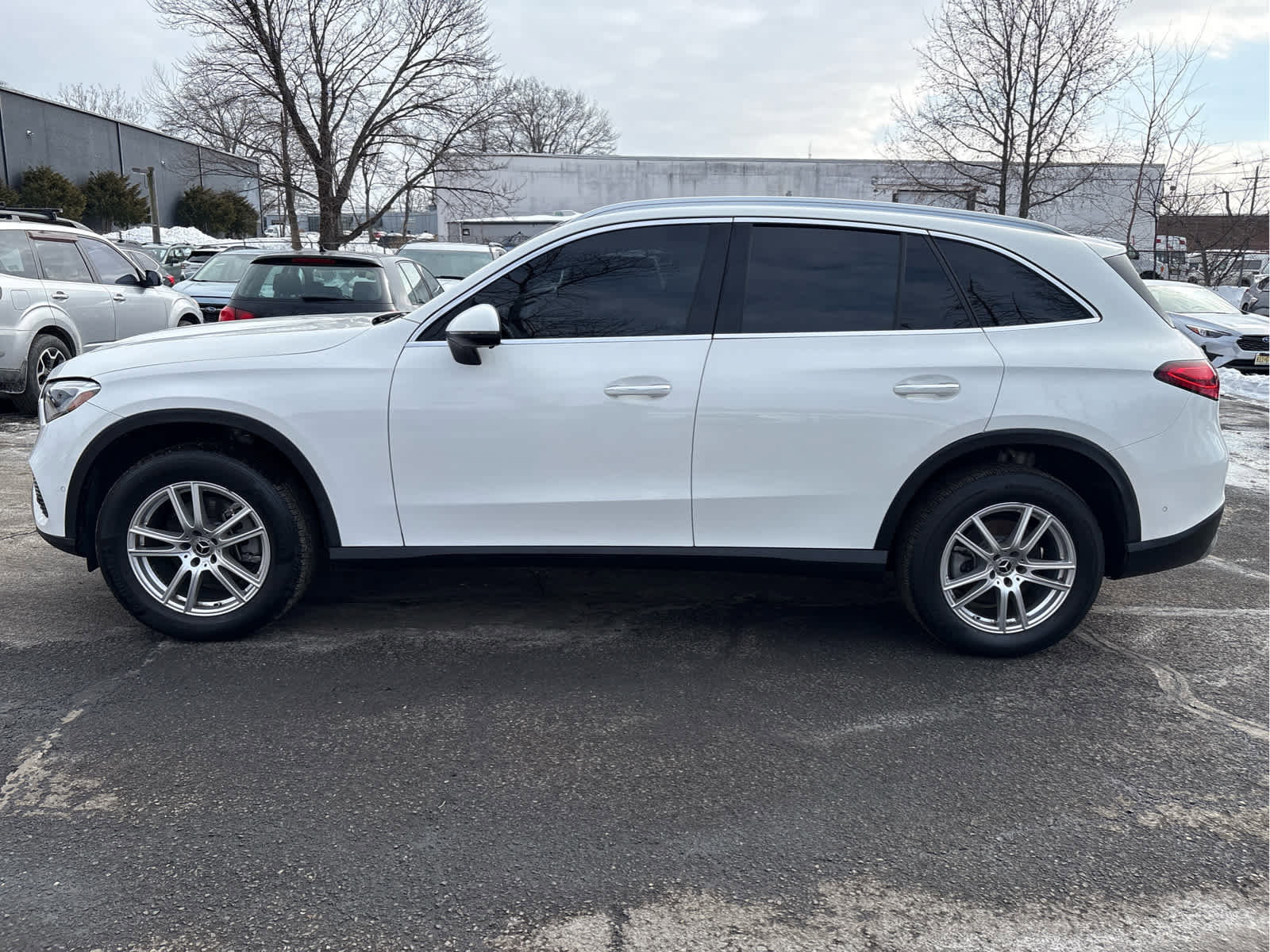 Used 2023 Mercedes-Benz GLC 300 4MATIC image 4