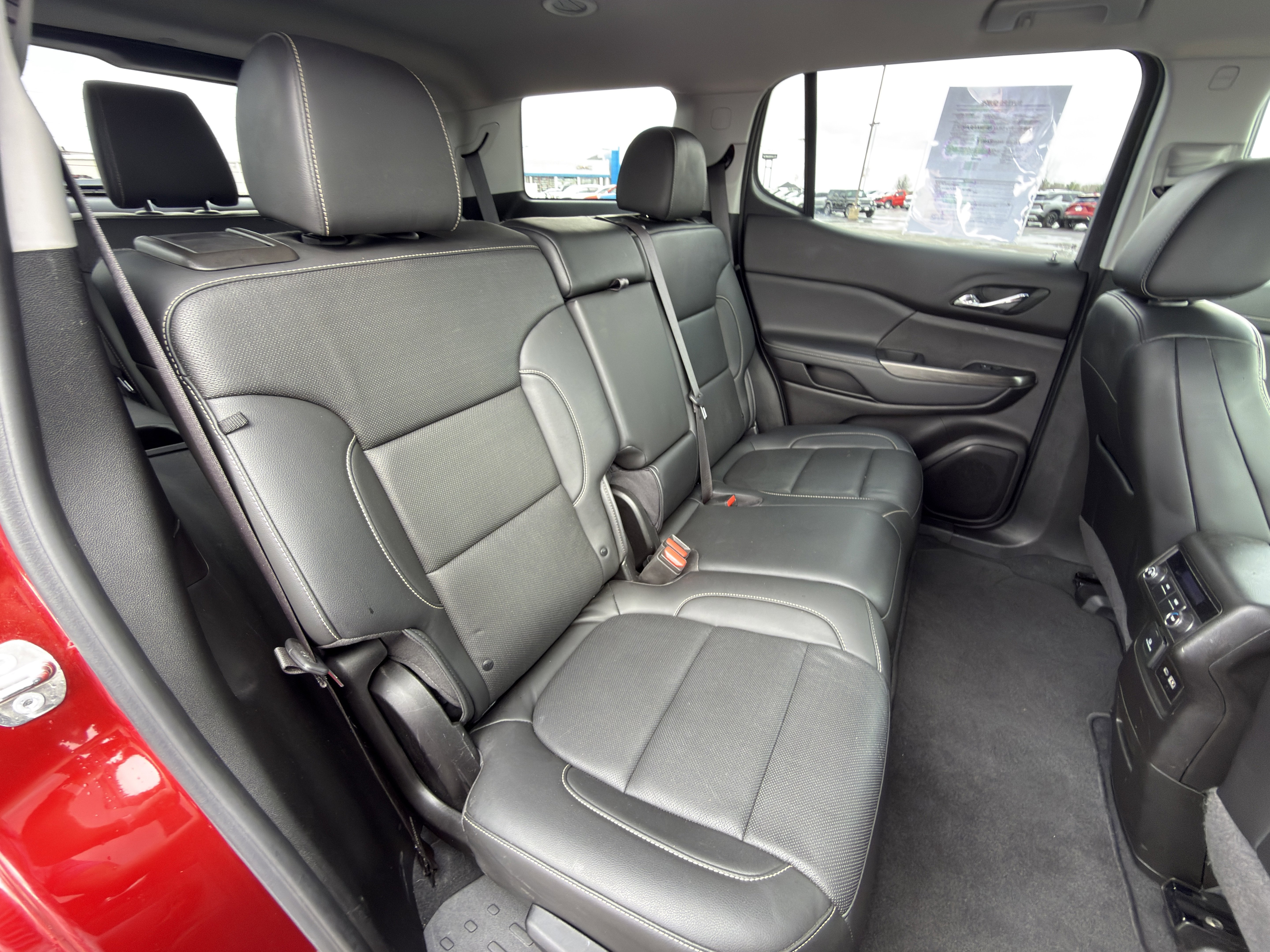 Used 2023 GMC Acadia SLT AWD/4WD image 14
