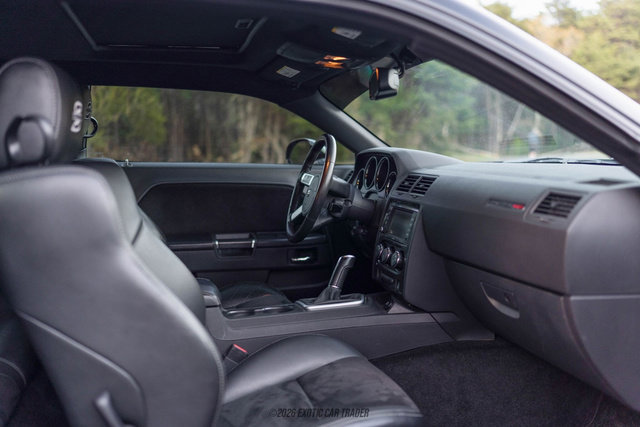 Used 2009 Dodge Challenger SRT8 w/ SRT Option Group II image 28