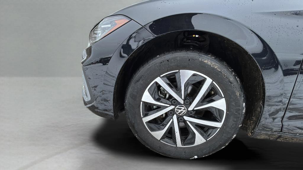 Used 2025 Volkswagen Jetta S image 9