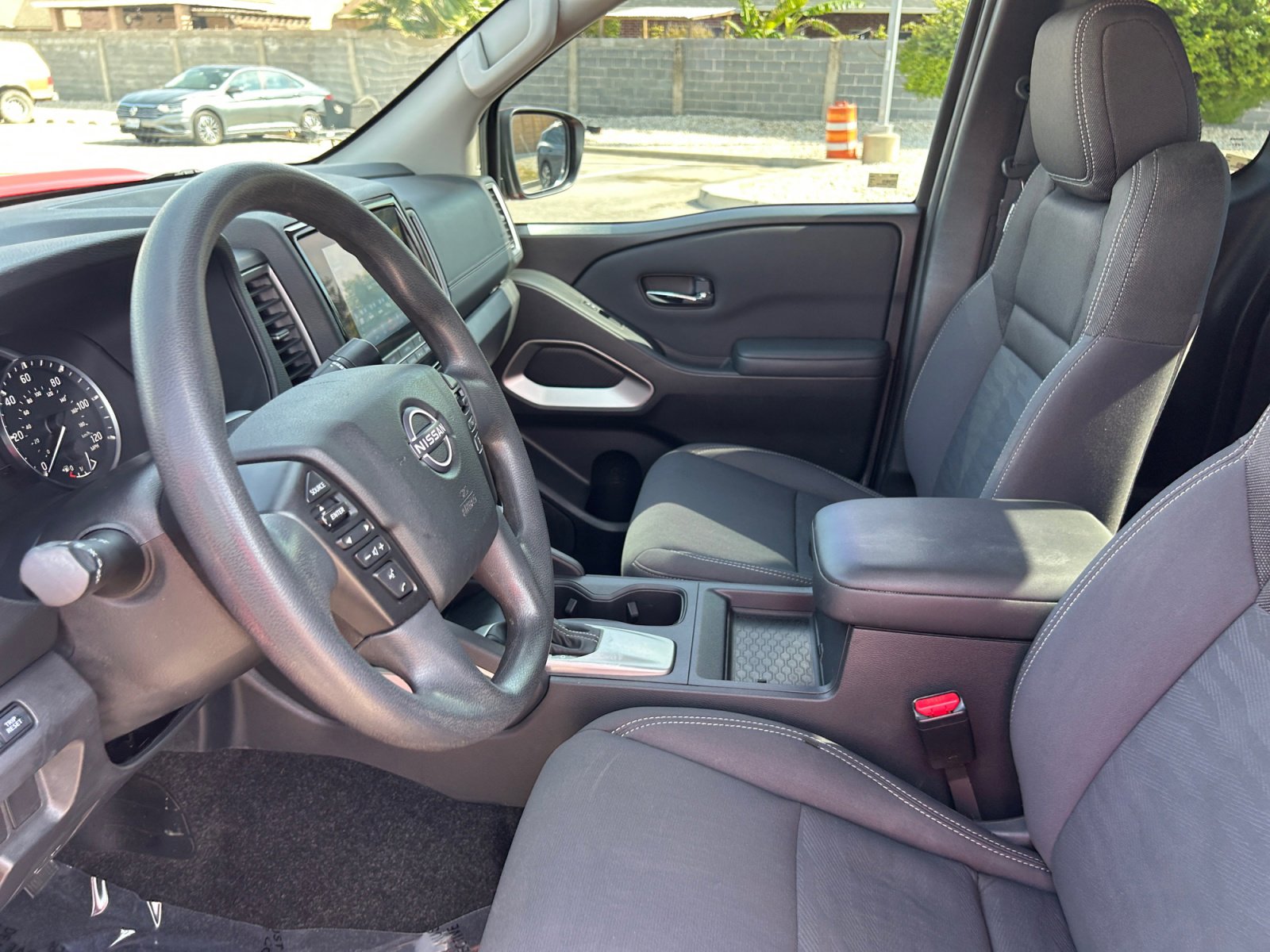 Used 2022 Nissan Frontier SV w/ Technology Package image 21