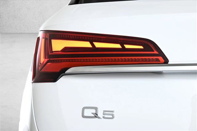 Certified 2025 Audi Q5 e Premium Plus w/ Premium Plus Package image 7