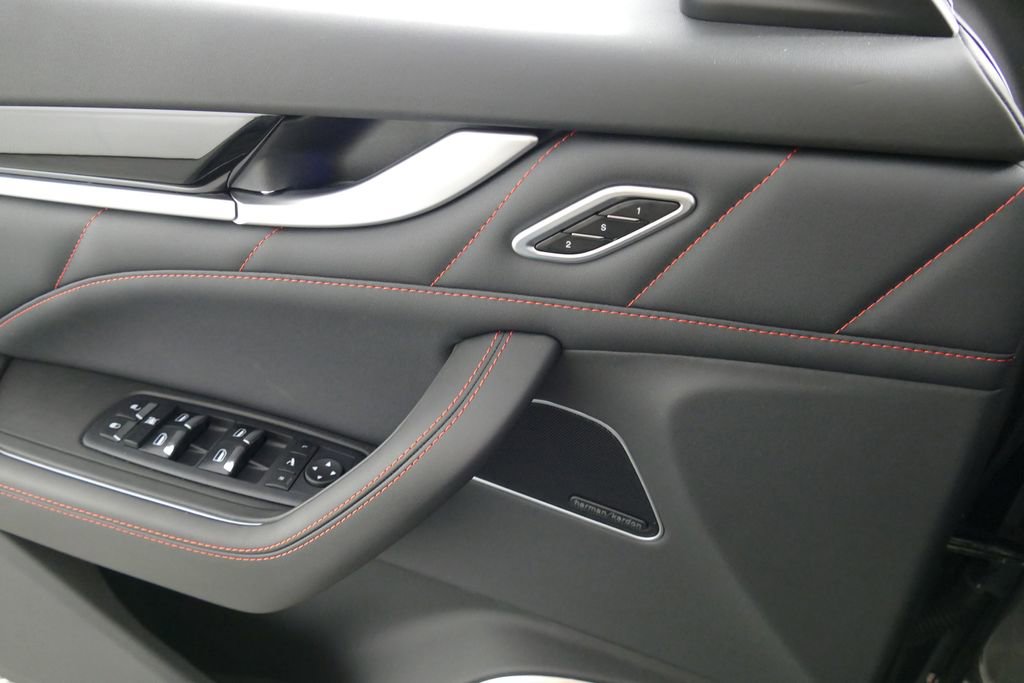 Used 2024 Maserati Levante GT Ultima AWD/4WD image 21