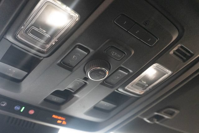 Used 2023 GMC Yukon Denali AWD/4WD image 40