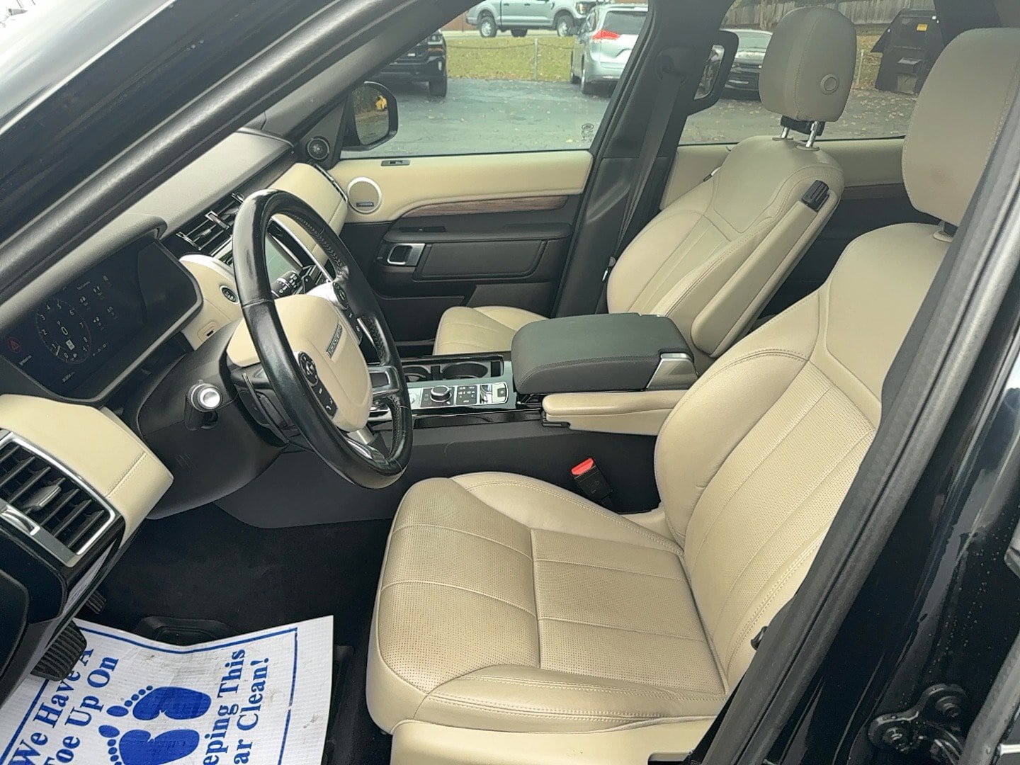 Used 2018 Land Rover Discovery HSE AWD/4WD image 11