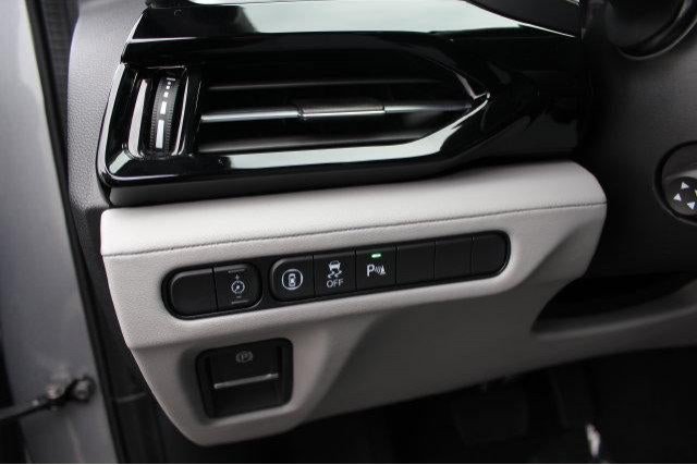 Used 2025 Acura MDX w/ Technology Package FWD image 50