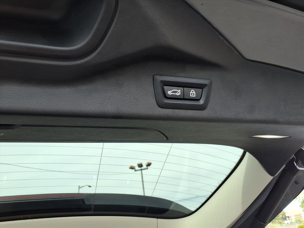 Used 2023 BMW X7 xDrive40i w/ Parking Assistance Package image 14