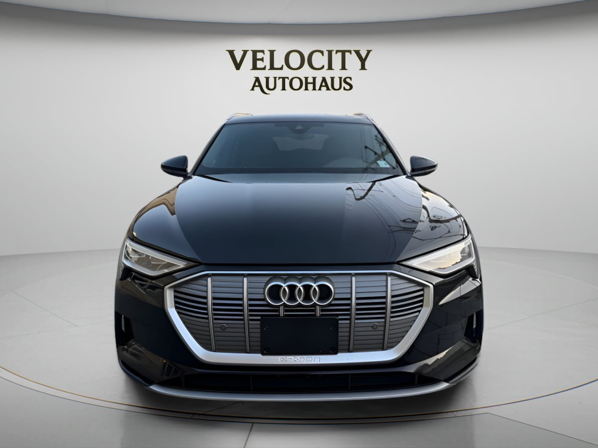 Used 2022 Audi e-tron Premium AWD/4WD image 2