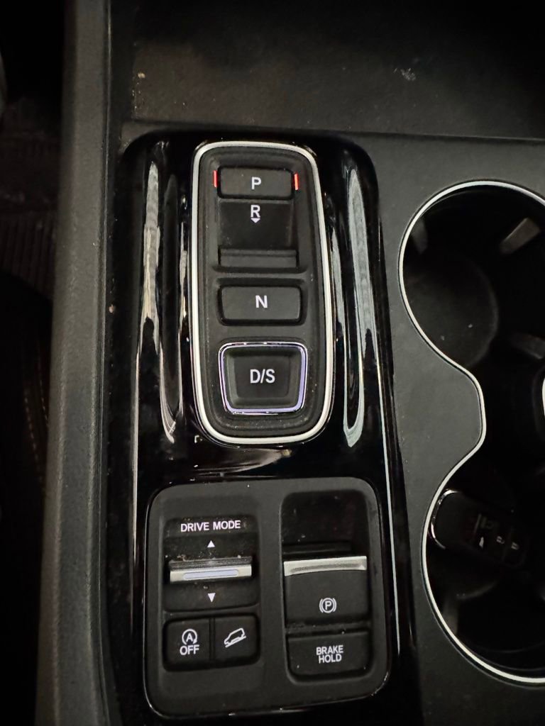 Used 2023 Honda Pilot Sport image 16