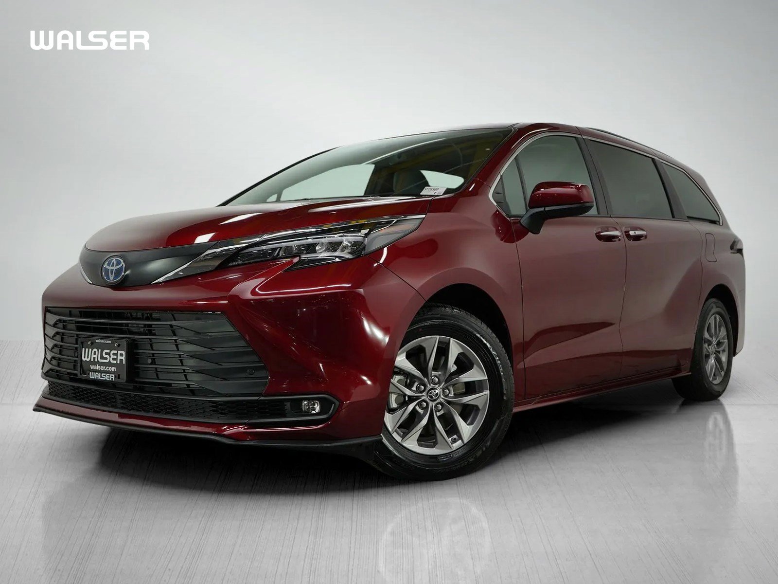 Used 2025 Toyota Sienna XLE